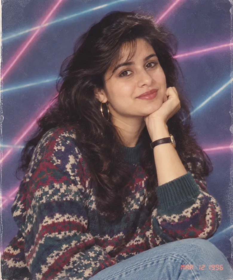 Retro Mall Portrait AI Photo Prompt – Vintage Studio Look - Image 2 of 2